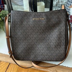 Michael Kors Signature Crossbody